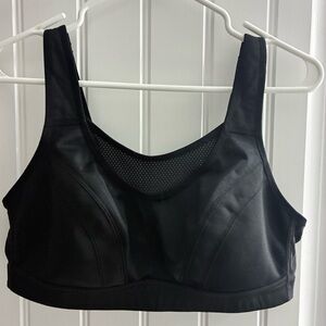 WingsLove Sleek Black Sports NWT 38C